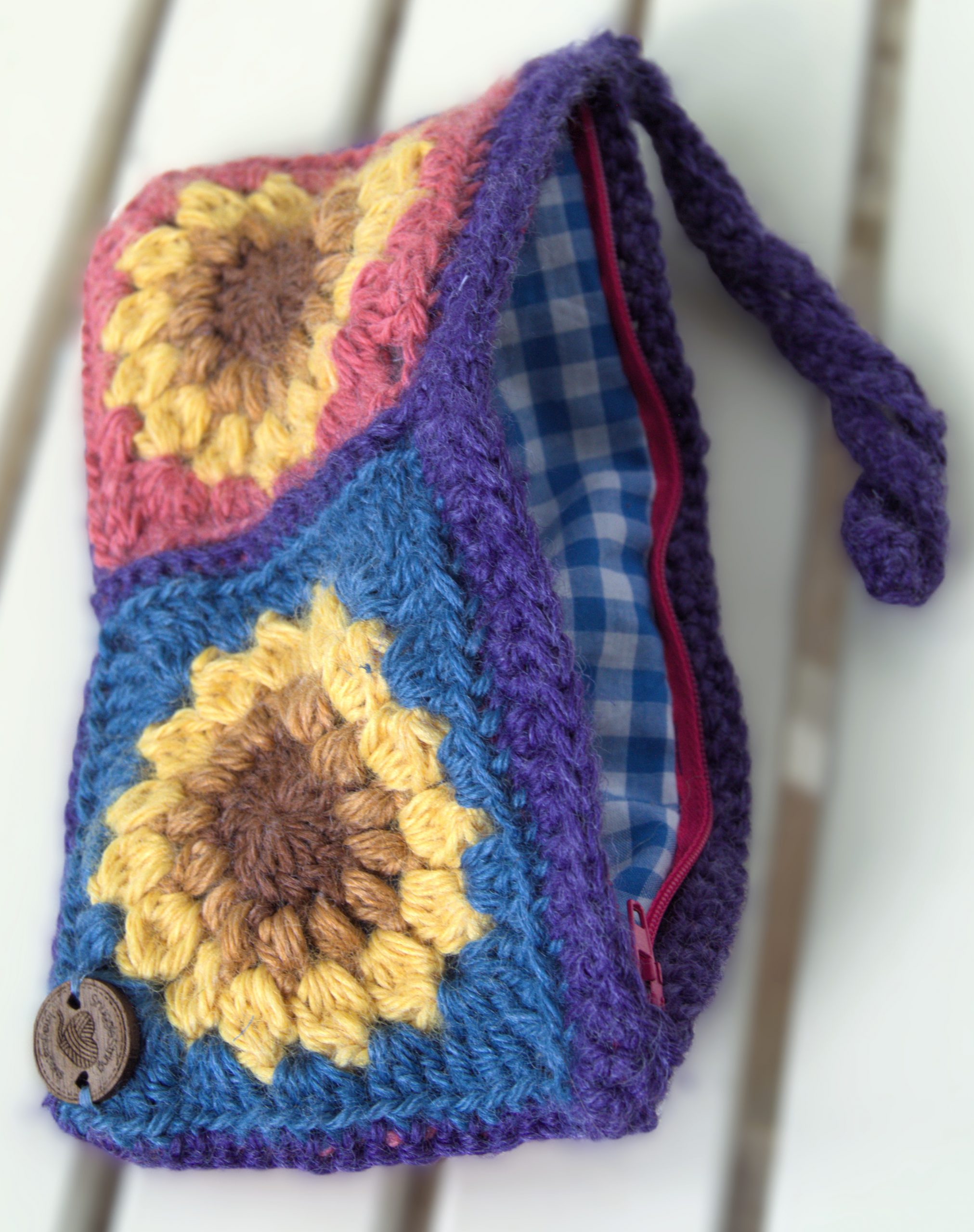 Bi Crocheted Sunflower Wallet - Image 4
