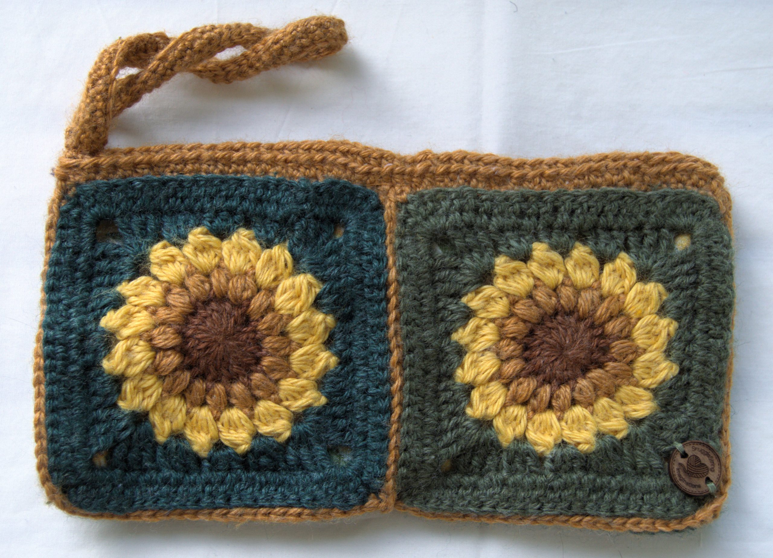 Dueling Greens Sunflower Clutch
