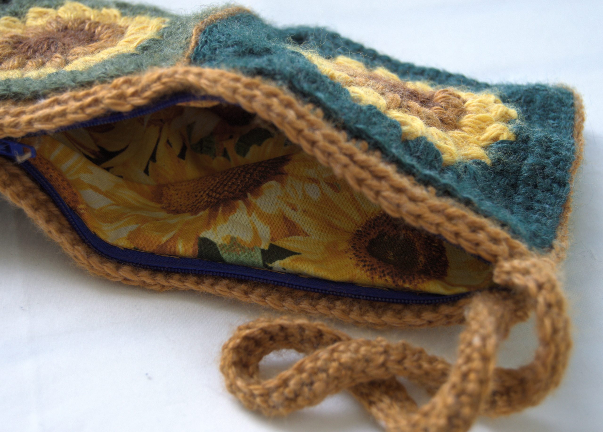 Dueling Greens Sunflower Clutch - Image 5