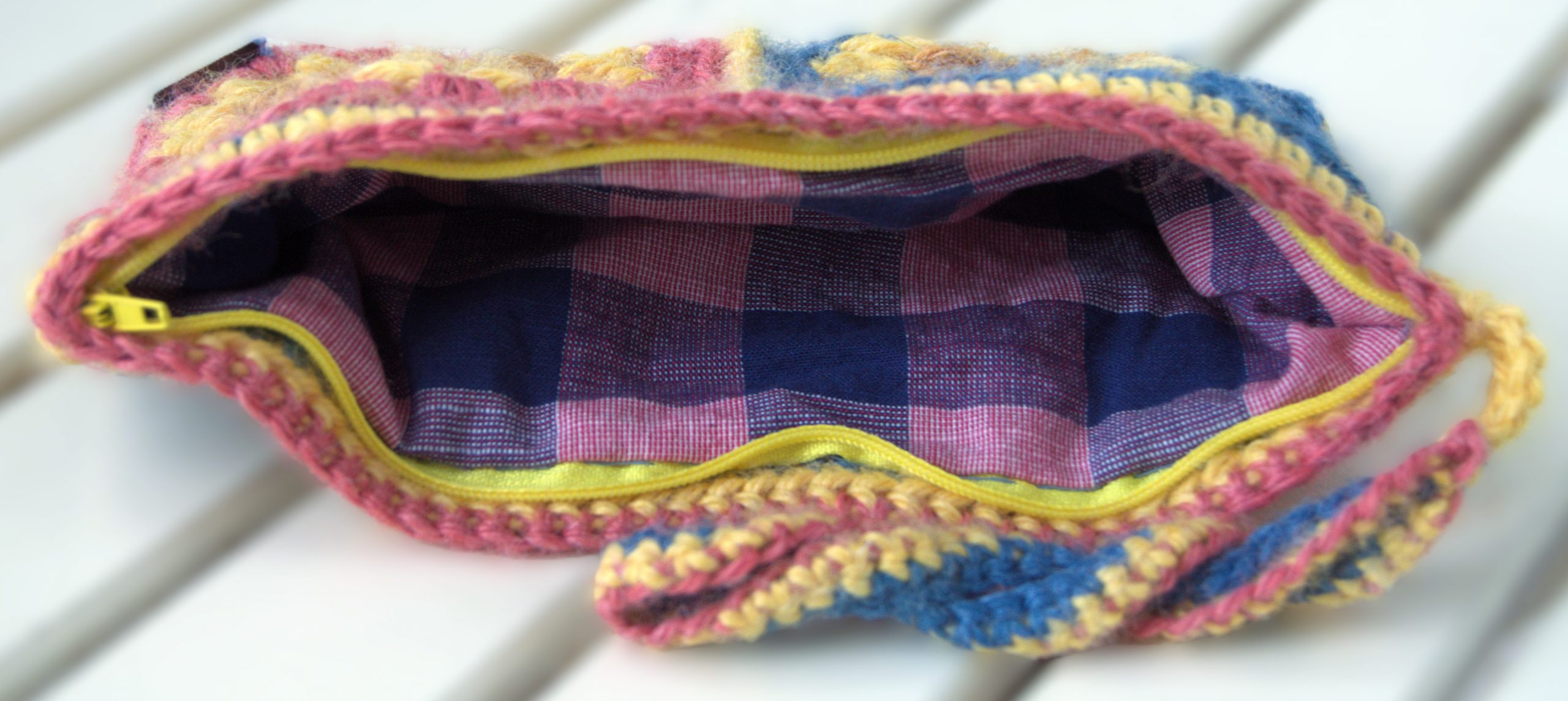 Pan Crocheted Sunflower Wallet - Image 4