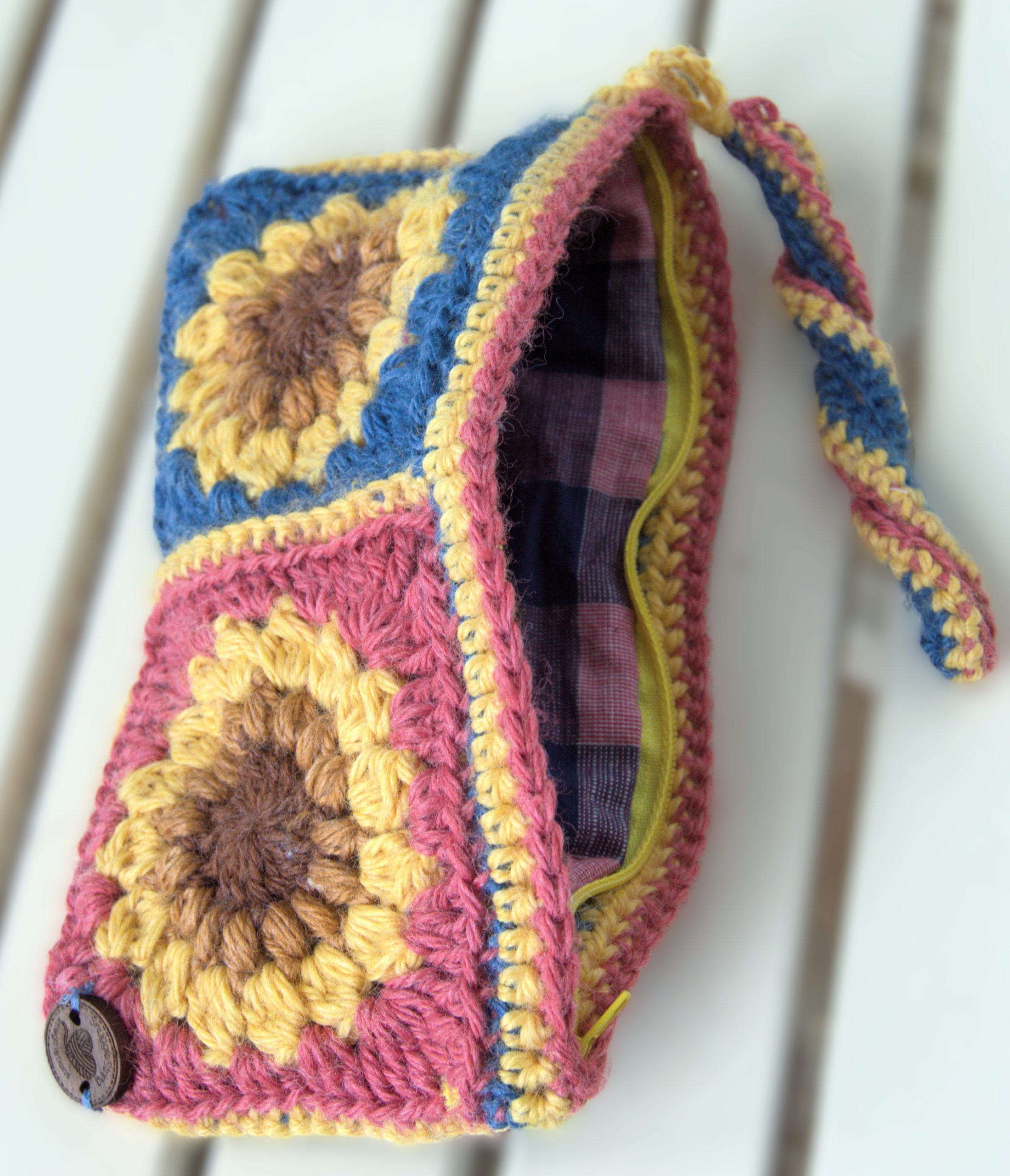 Pan Crocheted Sunflower Wallet - Image 5