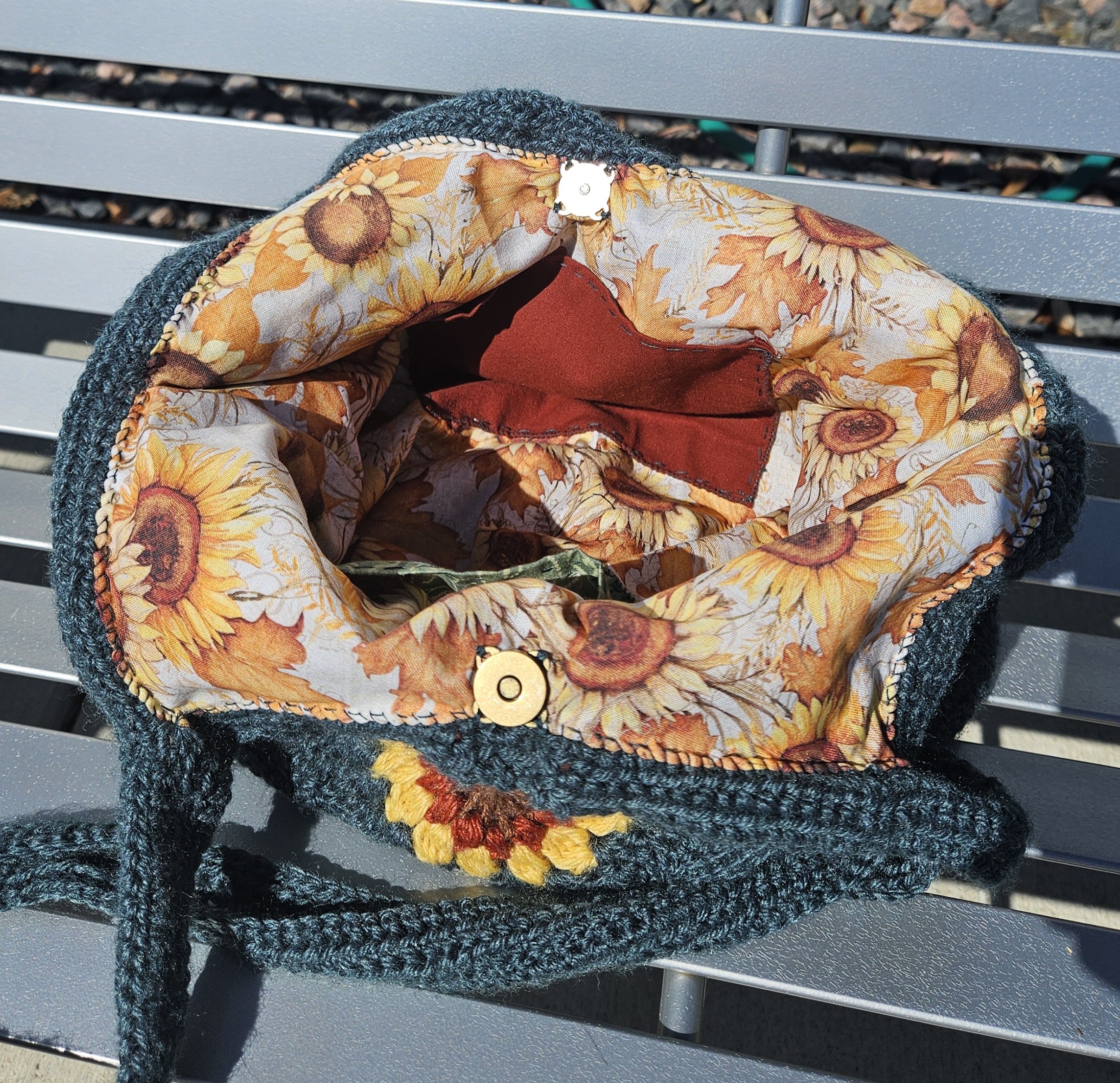 Large Forest Green Crochet Sunflower Bag - Image 3